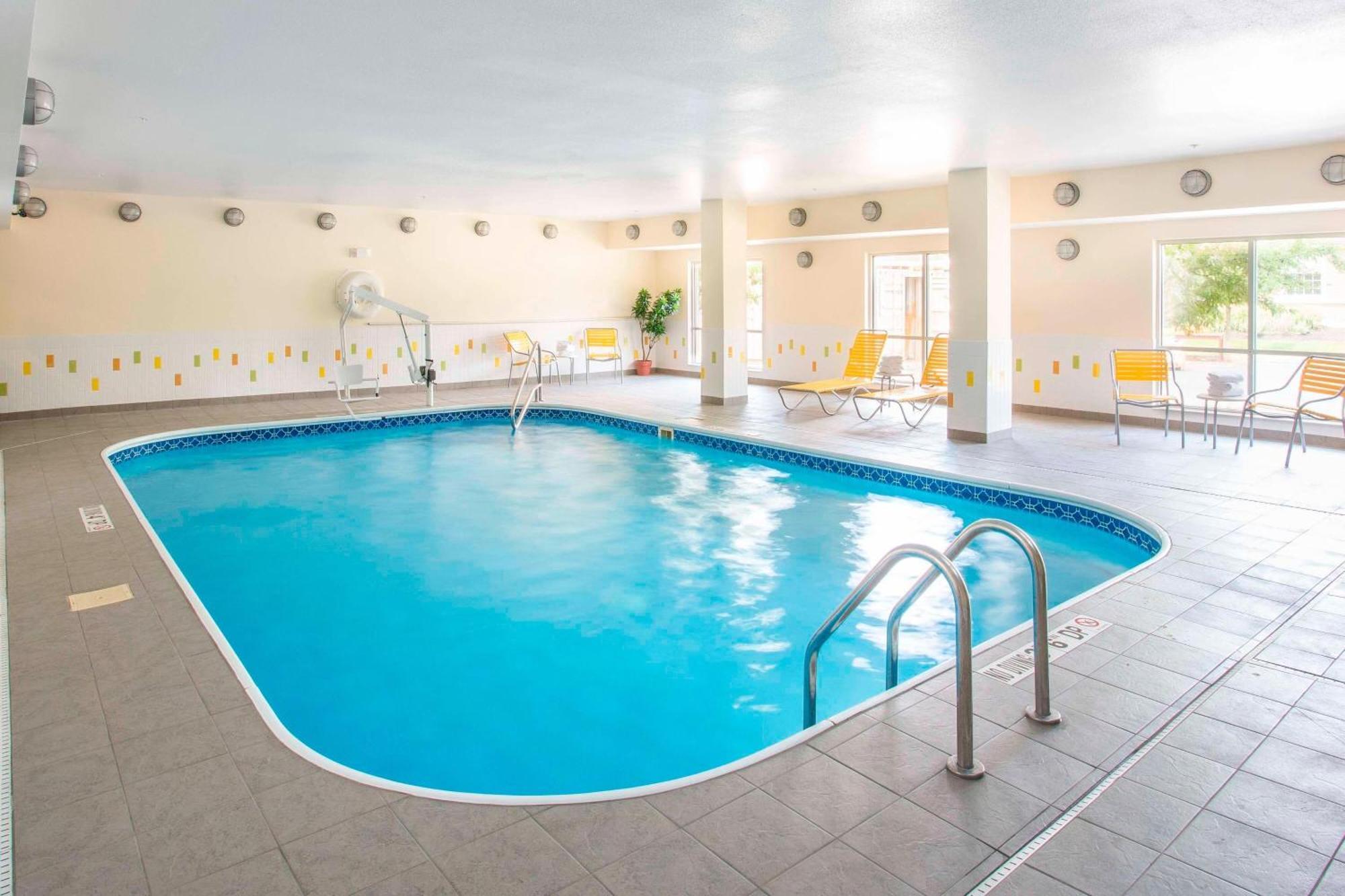 Hotel Fairfield & By Marriott South
